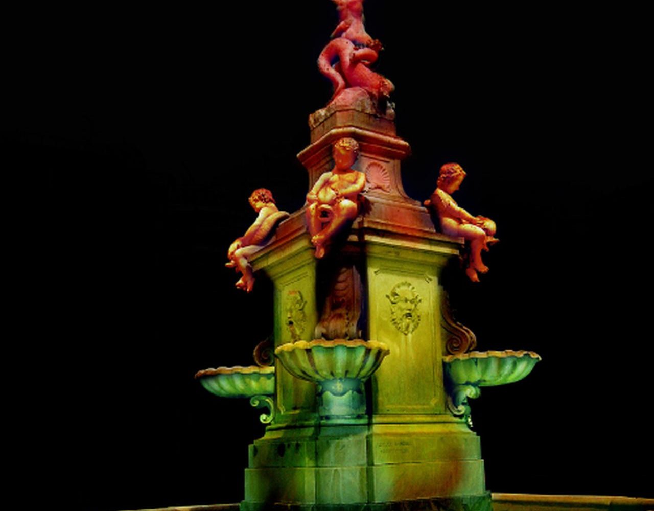 FUENTE PLAZA WEYLER
